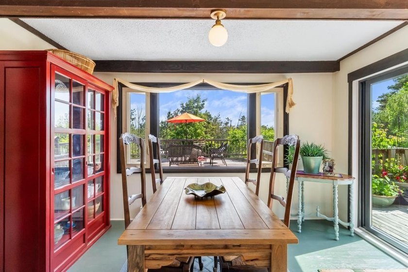 Welcome to this spacious 3 bedroom home in Charlevoix set on 4.2 - photo 35