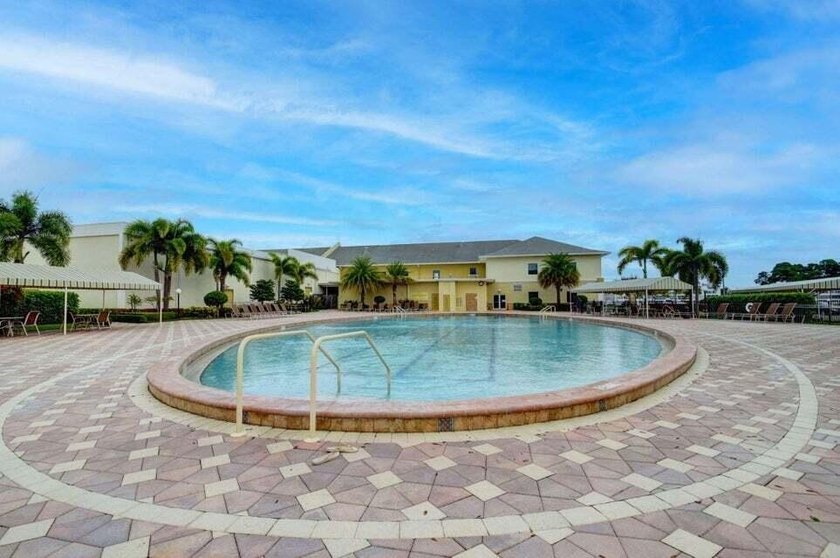 Beautifully remodeled ground floor unit in a gated 55 + - photo 23