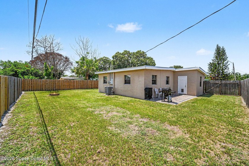 Charming 3-bedroom concrete block home on city water and city - photo 25