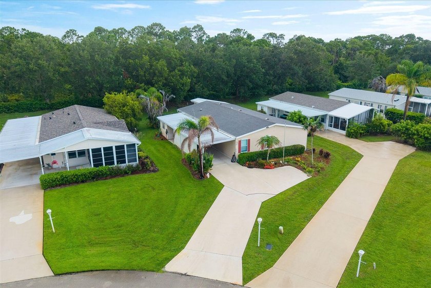 Welcome to your Florida retirement dream! Nestled on a quiet - photo 36