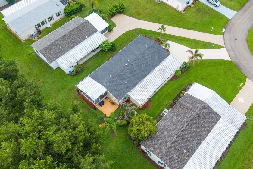 Welcome to your Florida retirement dream! Nestled on a quiet - photo 38