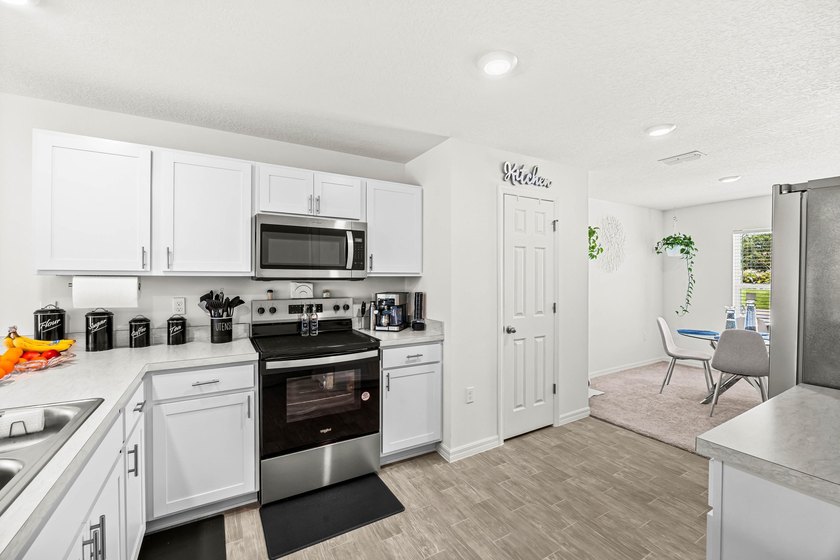 Beautifully maintained 2024 CBS home offering 3 bedrooms and 2 - photo 12