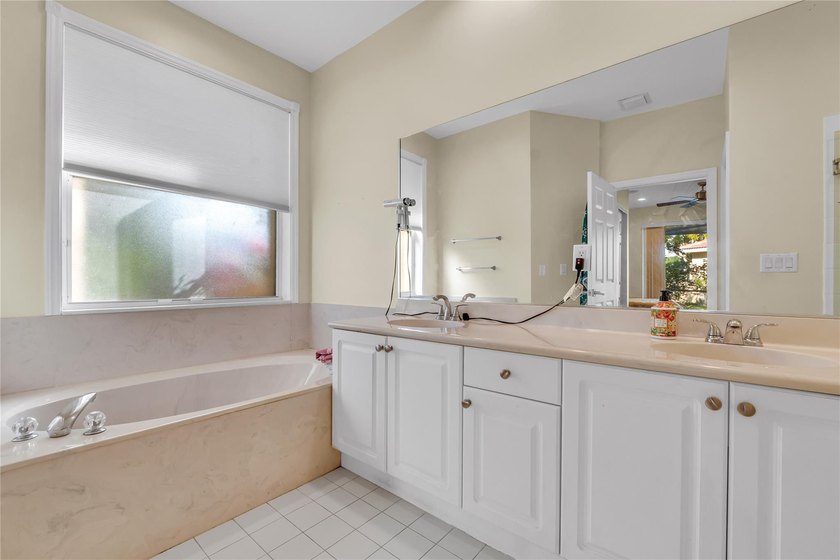 Immaculate 4-bedroom plus loft, 2.5-bath home situated on an - photo 17