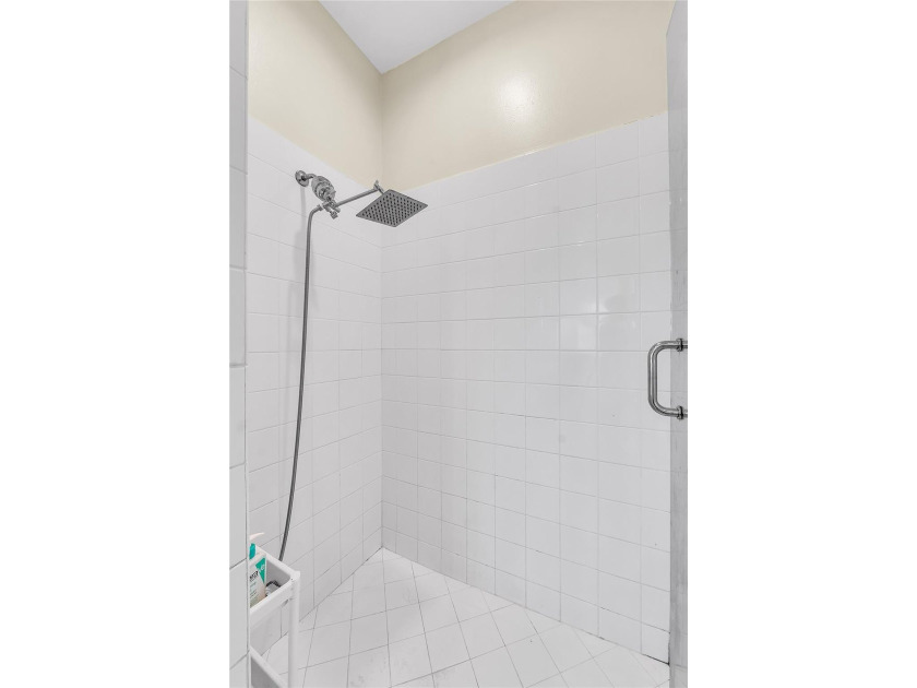 Immaculate 4-bedroom plus loft, 2.5-bath home situated on an - photo 18