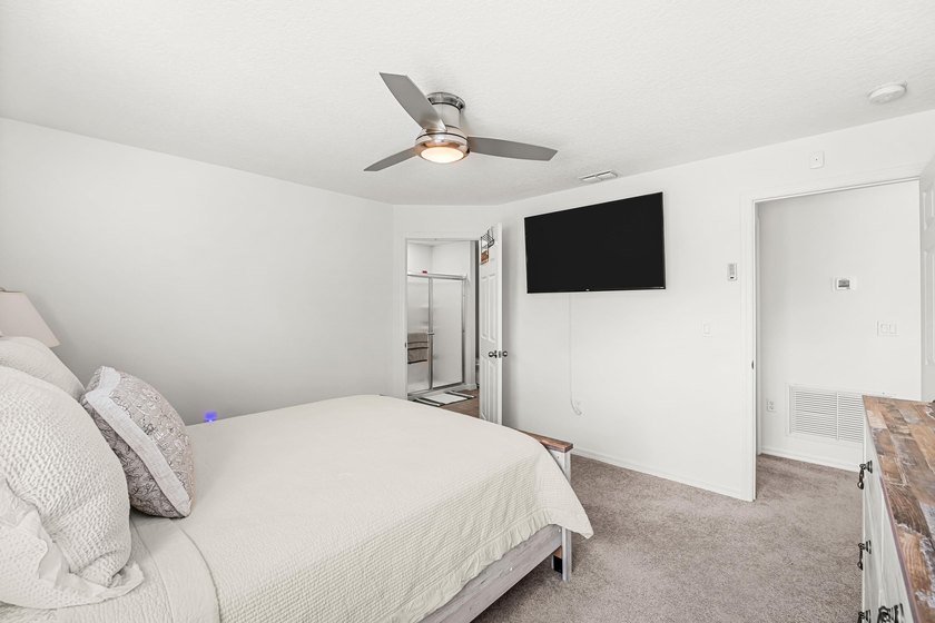 Beautifully maintained 2024 CBS home offering 3 bedrooms and 2 - photo 20