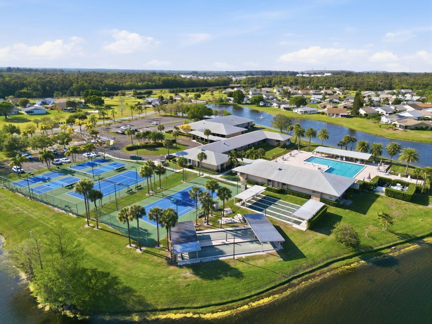 Welcome to Cypress Lakes, one of West Palm Beach's best-kept - photo 28
