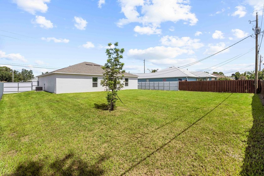 Beautifully maintained 2024 CBS home offering 3 bedrooms and 2 - photo 32