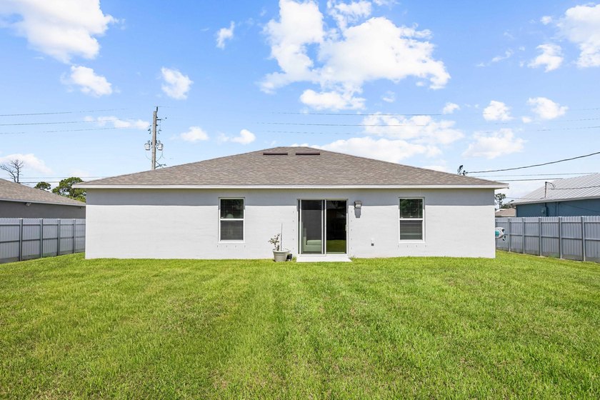 Beautifully maintained 2024 CBS home offering 3 bedrooms and 2 - photo 34