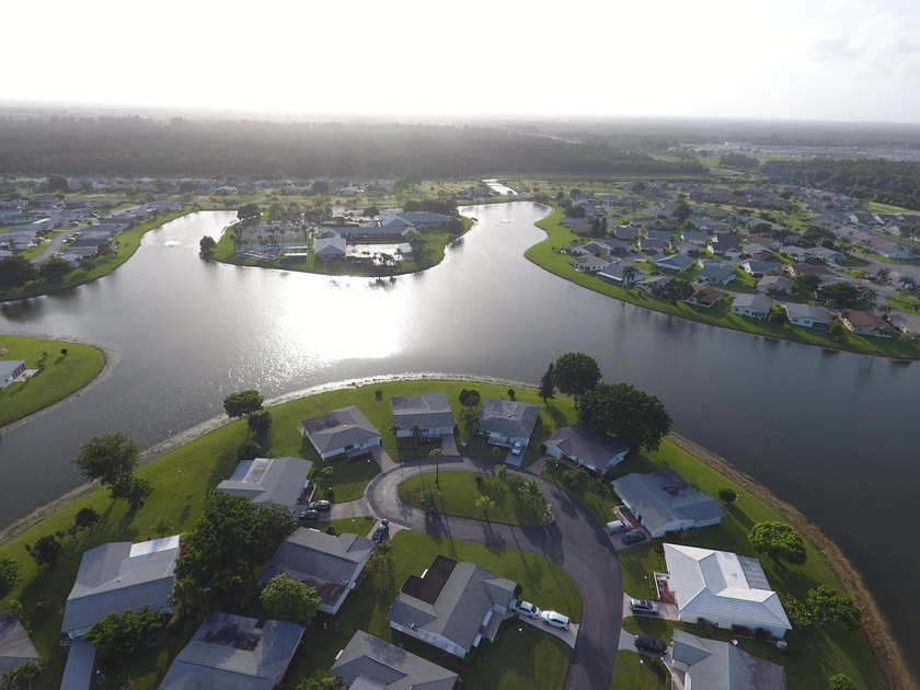Welcome to Cypress Lakes, one of West Palm Beach's best-kept - photo 36