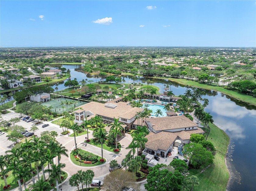 Immaculate 4-bedroom plus loft, 2.5-bath home situated on an - photo 37