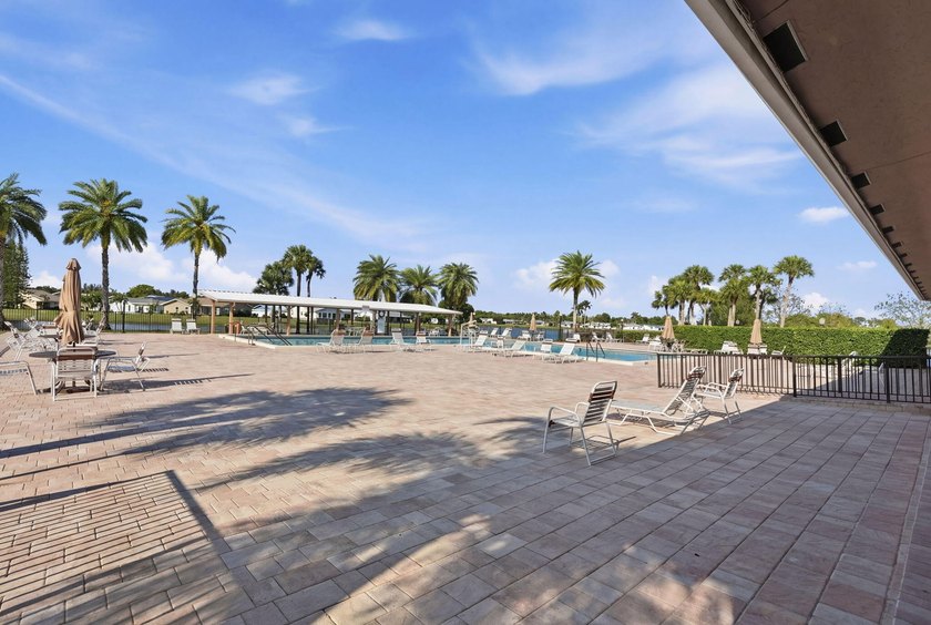 Welcome to Cypress Lakes, one of West Palm Beach's best-kept - photo 38