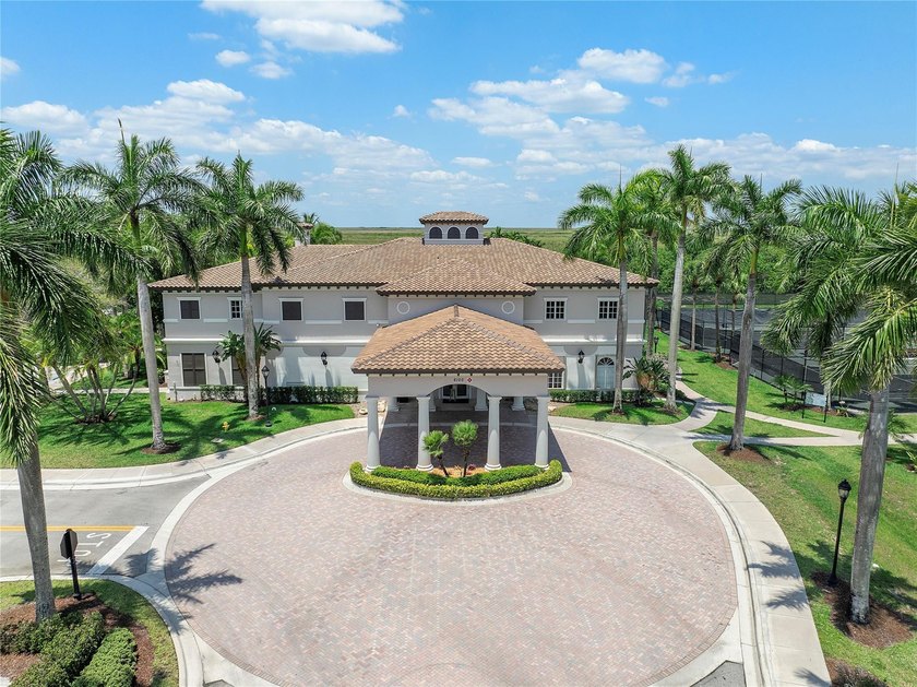 Immaculate 4-bedroom plus loft, 2.5-bath home situated on an - photo 38