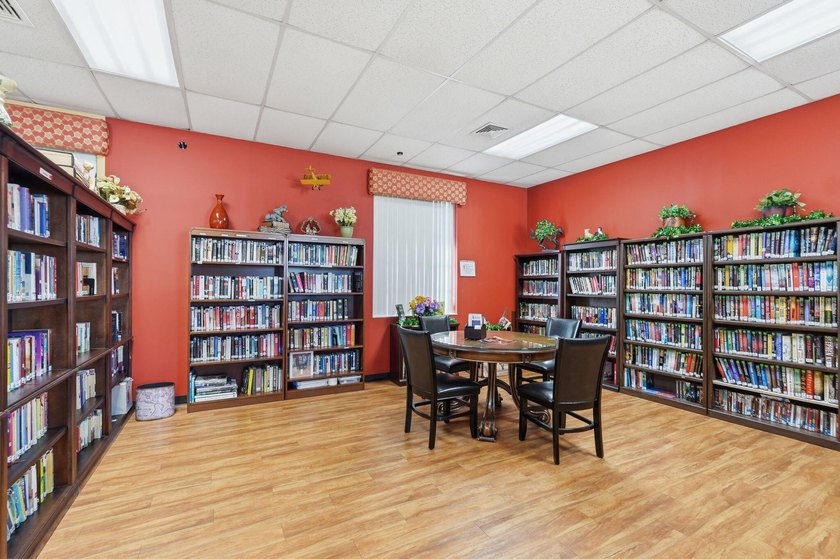 Welcome to Cypress Lakes, one of West Palm Beach's best-kept - photo 41