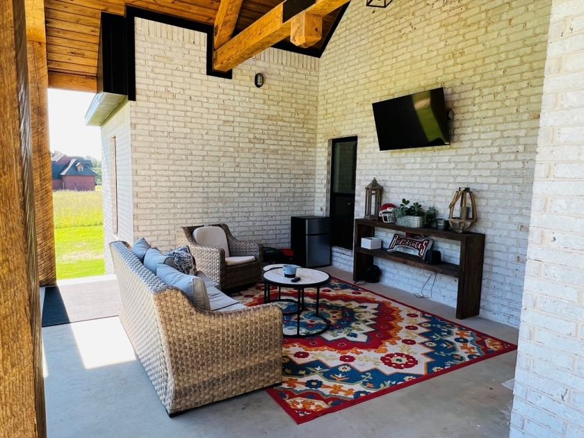 Luxury Home on Coopers Hawk Golf Course in Melbourne, AR for Sale - photo 22