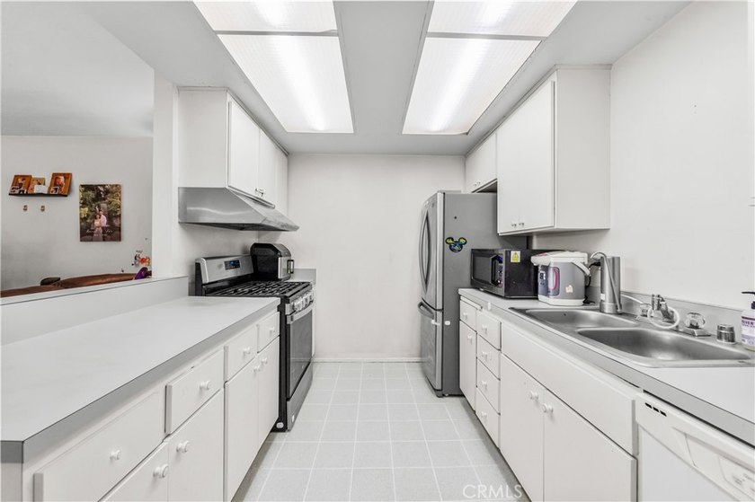 Excellent Opportunity ! This one-bedroom condo is priced - photo 13