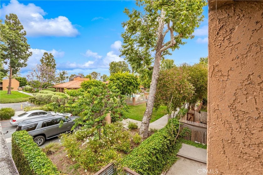 Excellent Opportunity ! This one-bedroom condo is priced - photo 18