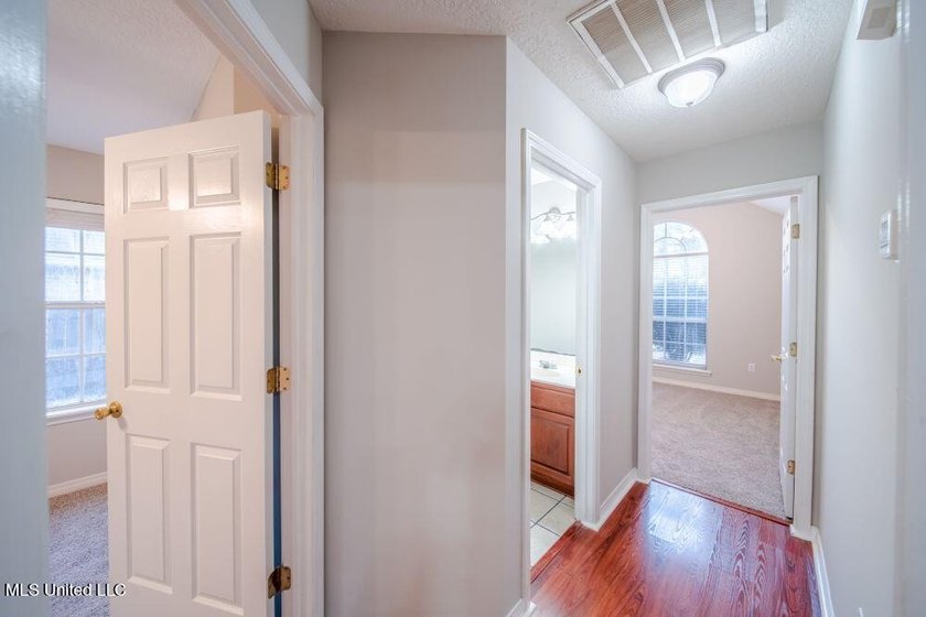 Welcome to Azalea Trace! This 3 bedroom 2 bath home is situated - photo 21