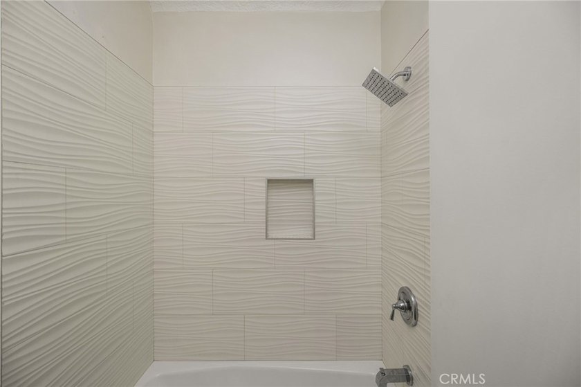 Prime mixed-use property for sale in Long Beach! This versatile - photo 23