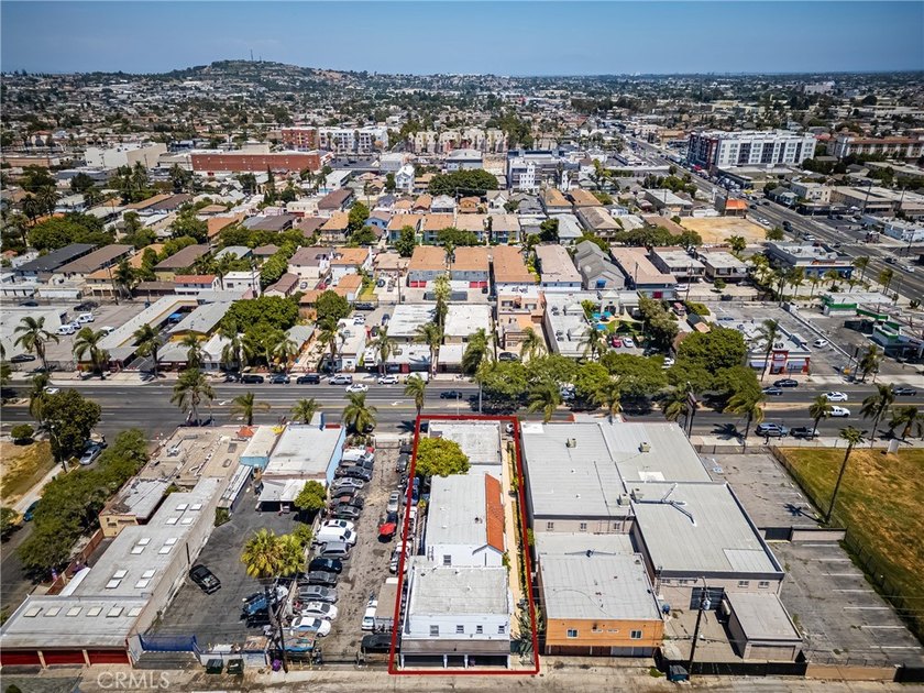 Prime mixed-use property for sale in Long Beach! This versatile - photo 28