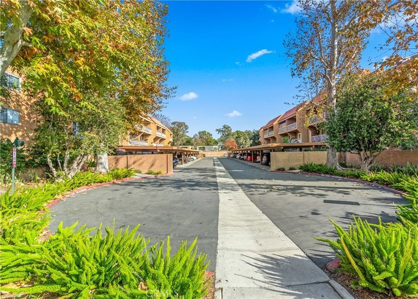 Excellent Opportunity ! This one-bedroom condo is priced - photo 35