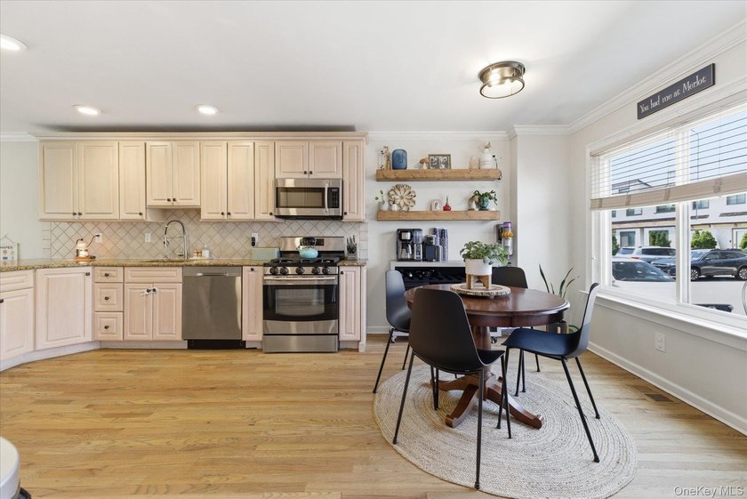 This Townhouse lives large with more than 1,500 square feet of - photo 5