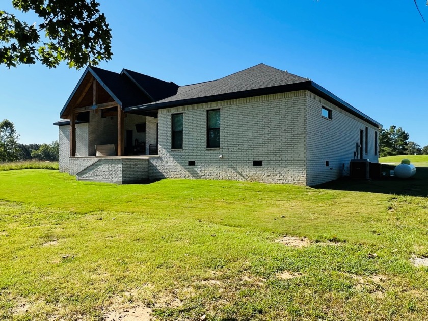 Luxury Home on Coopers Hawk Golf Course in Melbourne, AR for Sale - photo 27