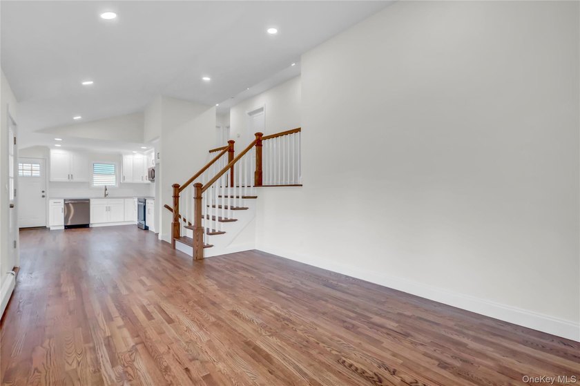 Move right into this updated 3-bedroom, 2-bathroom, Split style - photo 4