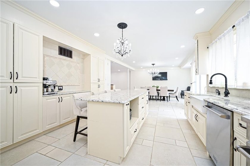 MILL BASIN PRIME LOCATION, 50X 100 LOT, NEWLY RENOVATED FROM TOP - photo 8