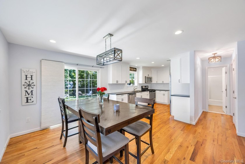 This beautiful Laurelton Cape Cod Style is 6 years young - photo 12
