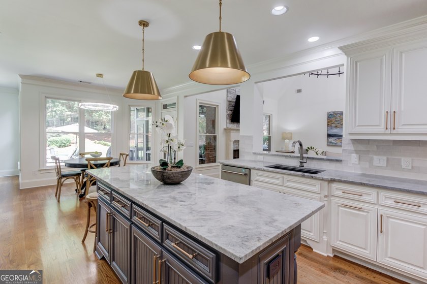 Discover rare luxury in the heart of the highly sought-after - photo 17