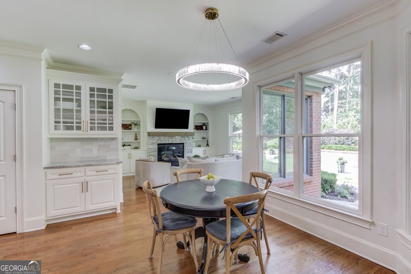 Discover rare luxury in the heart of the highly sought-after - photo 18