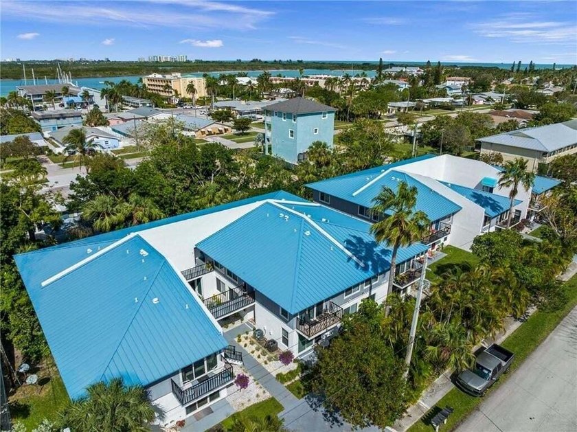 Island Oasis at Carlton Villas! Experience the ultimate South - photo 22