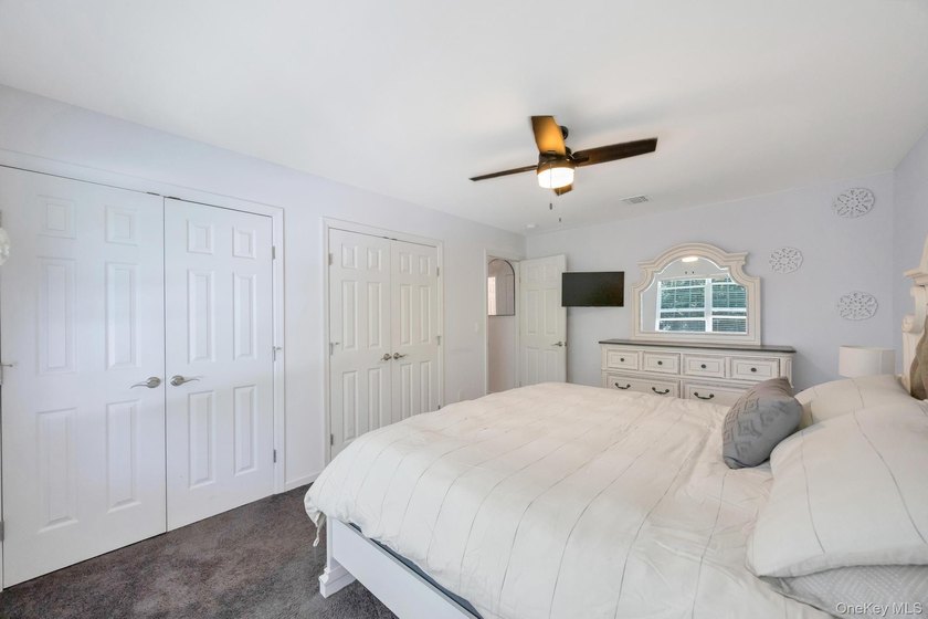 This beautiful Laurelton Cape Cod Style is 6 years young - photo 24