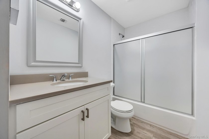 This beautiful Laurelton Cape Cod Style is 6 years young - photo 26