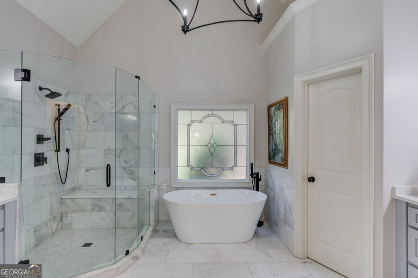 Discover rare luxury in the heart of the highly sought-after - photo 27