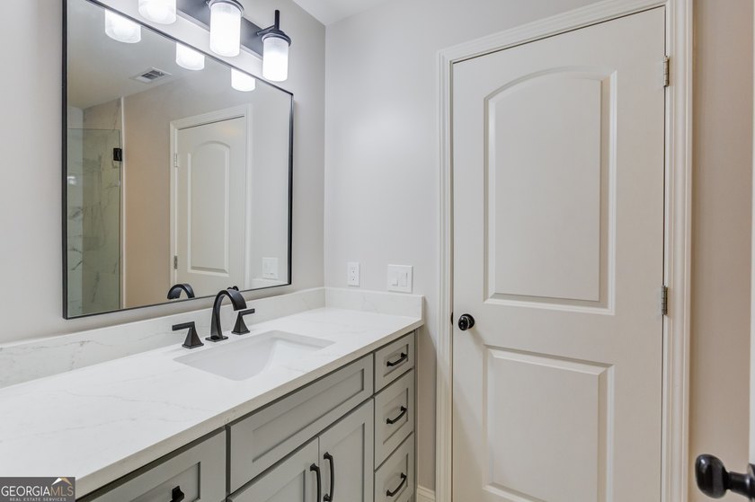 Discover rare luxury in the heart of the highly sought-after - photo 42