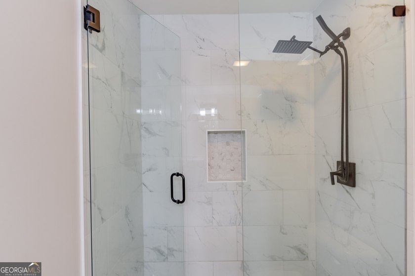 Discover rare luxury in the heart of the highly sought-after - photo 43