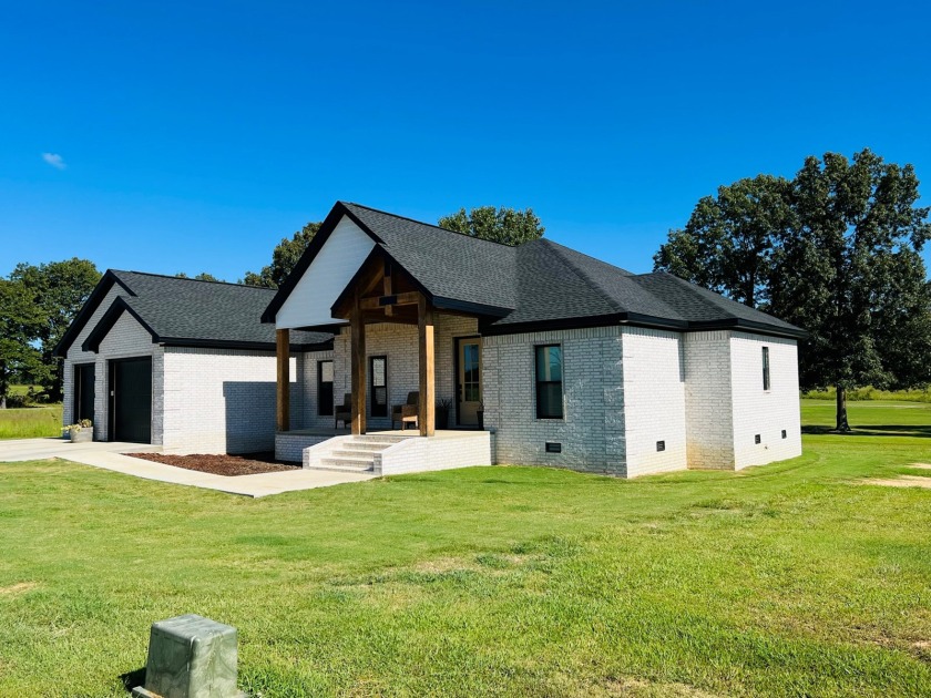 Luxury Home on Coopers Hawk Golf Course in Melbourne, AR for Sale - photo 28