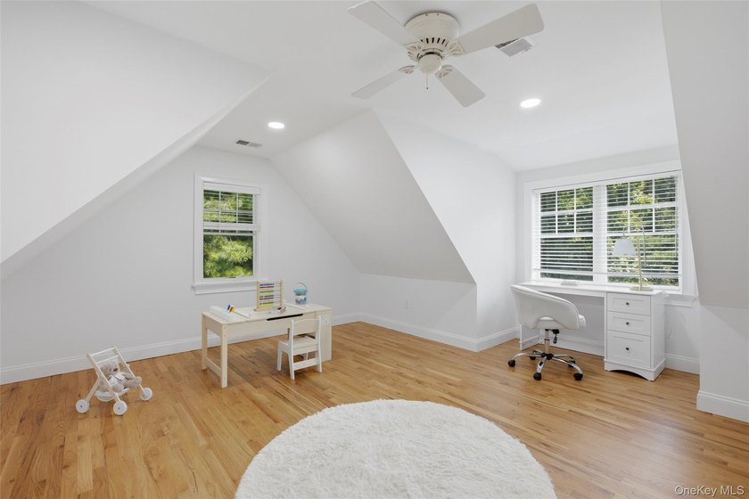 Welcome to this beautifully renovated Colonial in the - photo 20