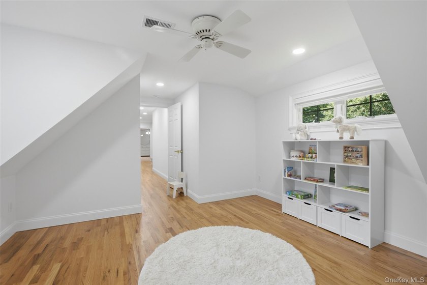 Welcome to this beautifully renovated Colonial in the - photo 21