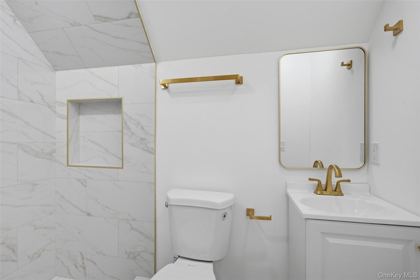 Welcome to this beautifully renovated Colonial in the - photo 22