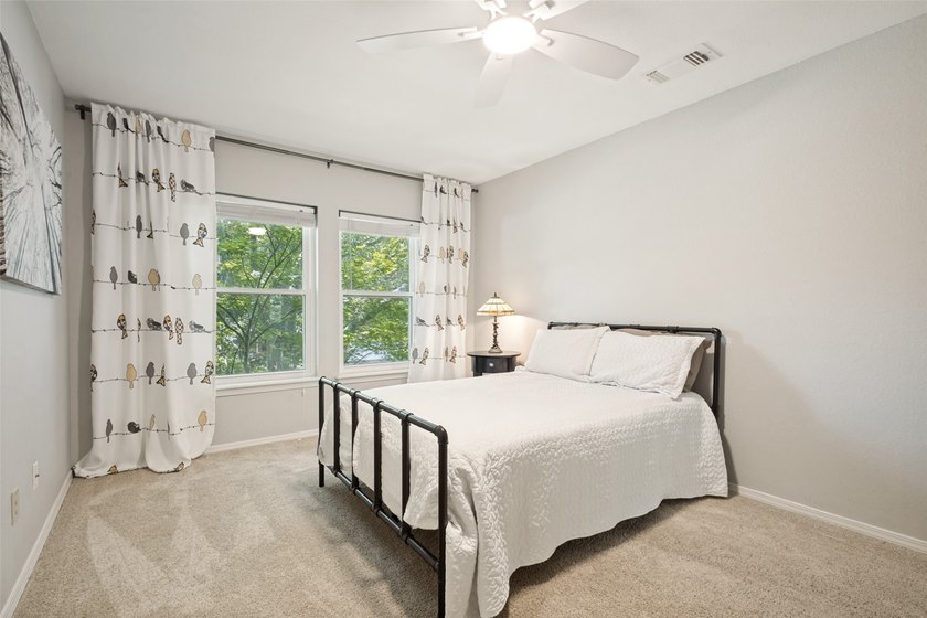 Motivated seller! With 5 oversized bedrooms, pool, top-tier - photo 25