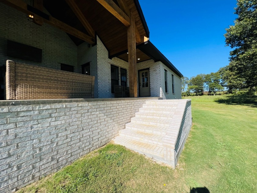 Luxury Home on Coopers Hawk Golf Course in Melbourne, AR for Sale - photo 26