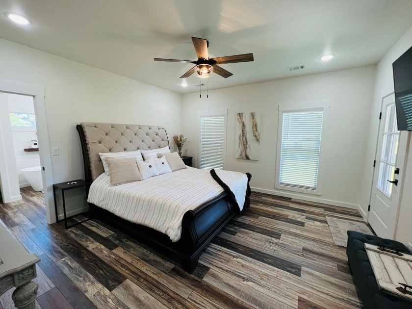 Luxury Home on Coopers Hawk Golf Course in Melbourne, AR for Sale - photo 13