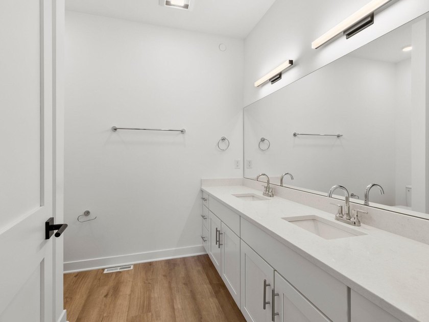 Welcome to Lakeshore Commons! This home is located in one of Oak - photo 20