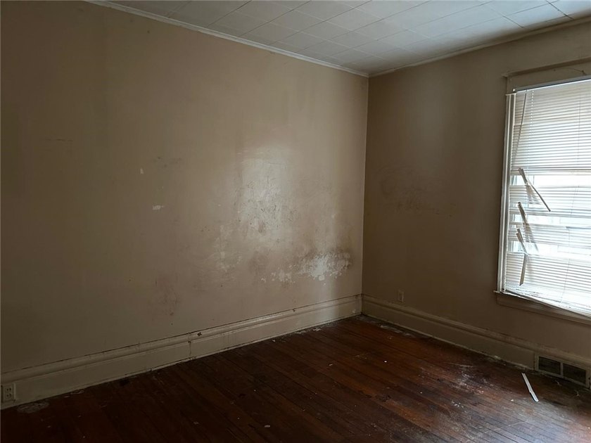 Discover this cash-flowing 2/2 duplex in Rochester's Historic - photo 7