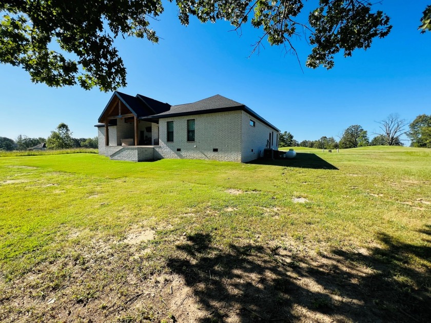 Luxury Home on Coopers Hawk Golf Course in Melbourne, AR for Sale - photo 21