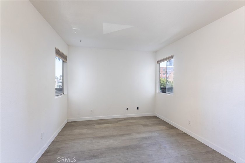 327 Chestnut Avenue, Long Beach - A rare opportunity in the - photo 5