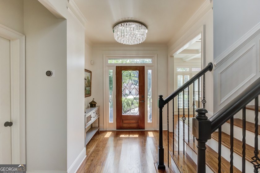 Discover rare luxury in the heart of the highly sought-after - photo 6