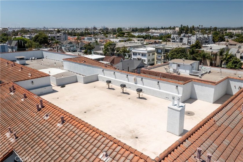 327 Chestnut Avenue, Long Beach - A rare opportunity in the - photo 10